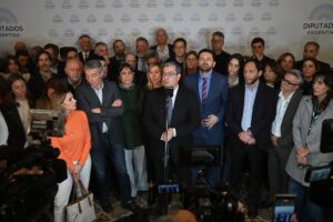 La oposición reúne apoyos para sesionar y derogar el mega DNU 70 tras el fallo de la Corte Suprema